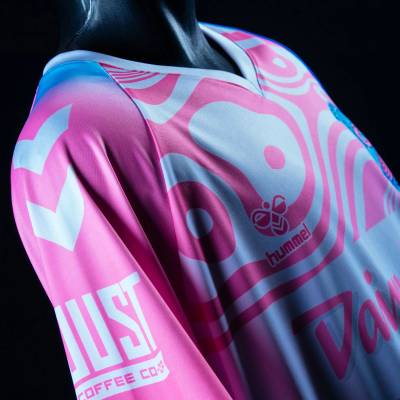 forward_madison_2023_hummel_pre_match_shirt_g.jpg