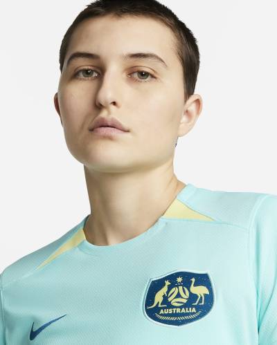 australia_2023_nike_womens_away_shirt_3.jpeg