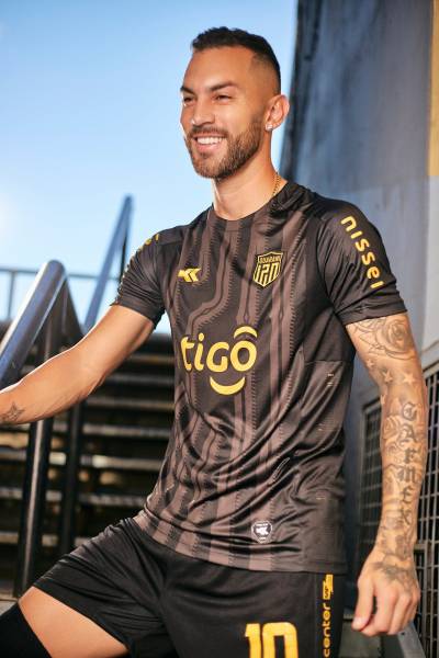 club_guarani_2023_kyrios_120th_anniversary_shirt_1.jpg