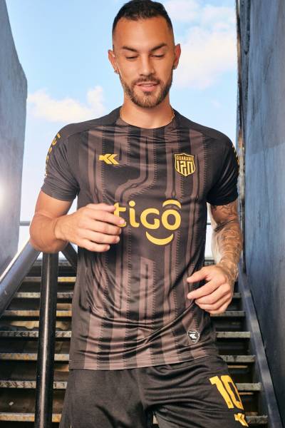 club_guarani_2023_kyrios_120th_anniversary_shirt_3.jpg