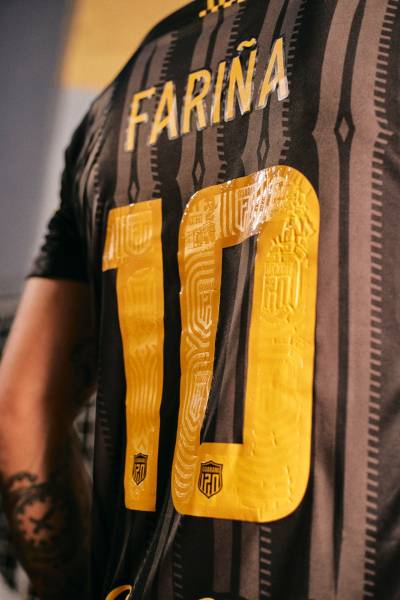 club_guarani_2023_kyrios_120th_anniversary_shirt_6.jpg