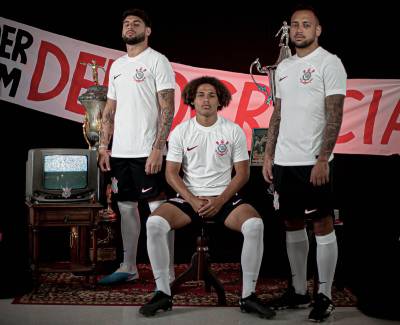 corinthians_2023_24_nike_home_kit_1.jpeg