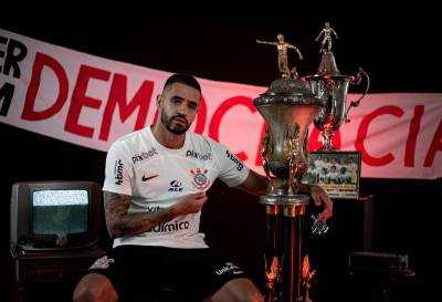 corinthians_2023_24_nike_home_kit_2a.jpeg