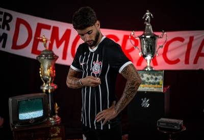 corinthians_2023_24_nike_away_kit_a.jpeg