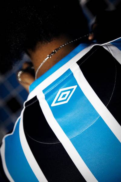 gremio_2023_24_umbro_home_kit_2.jpeg