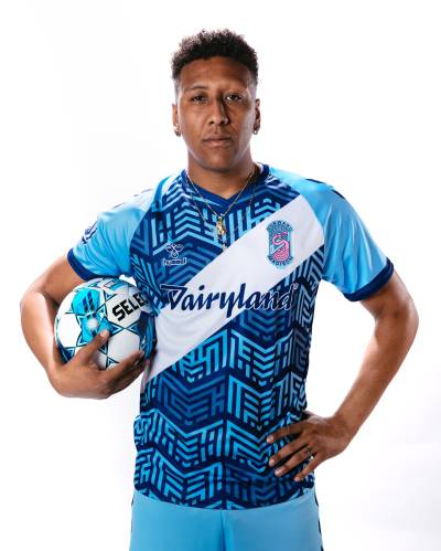 forward_madison_2023_24_hummel_home_kit_b.jpeg