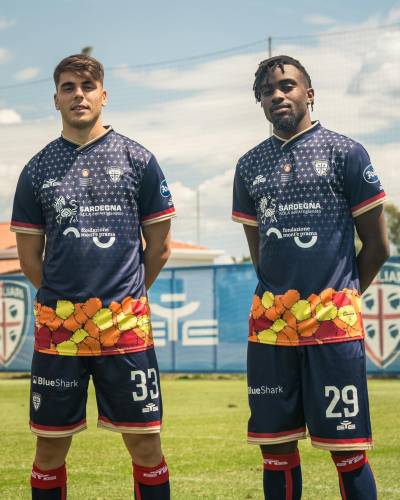 cagliari_2023_sant_efisio_shirt_i.jpeg