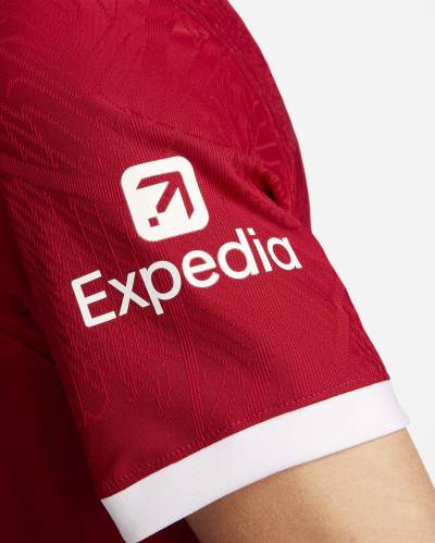 liverpool_2023_24_nike_home_kit_06.jpeg