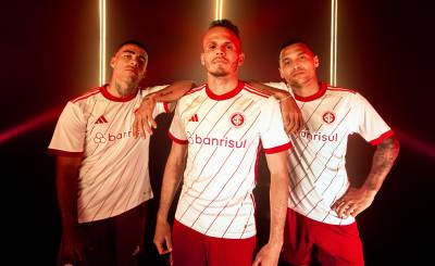 internacional_2023_24_adidas_away_kit_e.jpeg