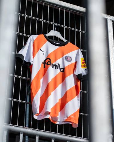 holstein_kiel_2022-23_puma_special_edition_shirt_e.jpg