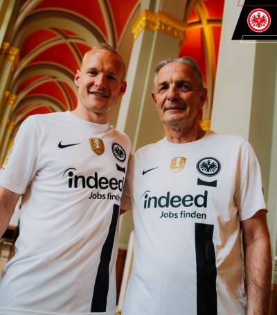 eintracht_frankfurt_2022_23_nike_dfb_cup_final_jersey_1.jpeg