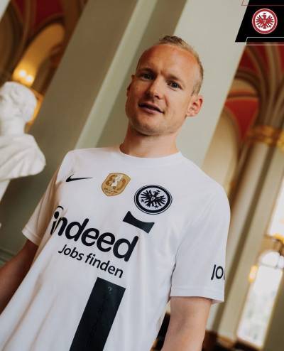 eintracht_frankfurt_2022_23_nike_dfb_cup_final_jersey_a.jpeg