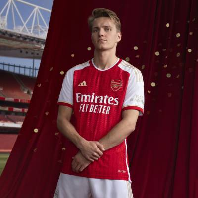 arsenal_2023_24_adidas_home_kit_c.jpg