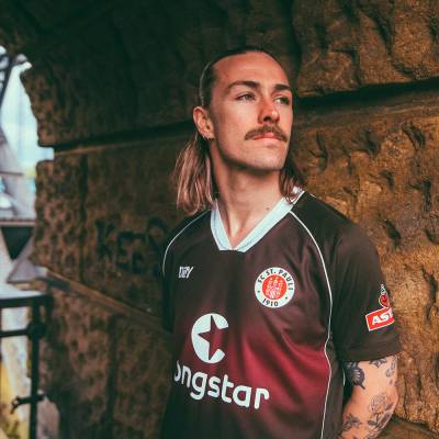 st_pauli_2023_24_diiy_home_kit_f.jpeg
