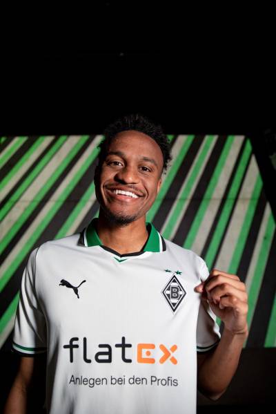 borussia_monchengladbach_2023_24_puma_home_kit_b.jpeg