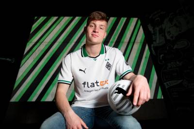 borussia_monchengladbach_2023_24_puma_home_kit_d.jpeg