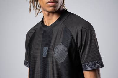 ec_vitoria_america_fc_botafogo_csa_figueirense_fc_santa_cruz_fc_2022_volt_blackout_shirts_f.jpeg