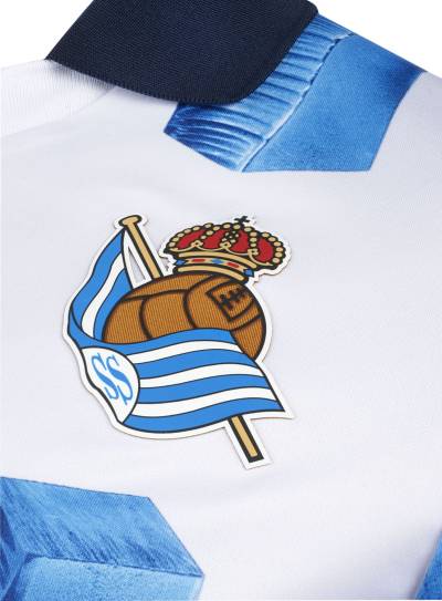 real_sociedad_2023_24_macron_home_kit_e.jpeg