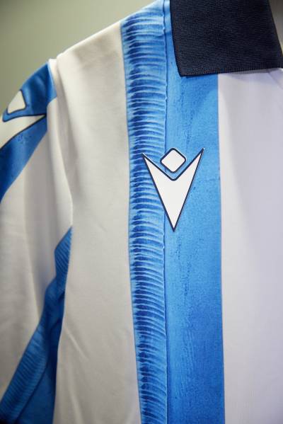 real_sociedad_2023_24_macron_home_kit_g.jpeg