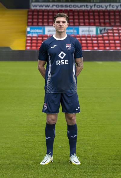 ross_county_2023_24_joma_home_kit_f.jpg