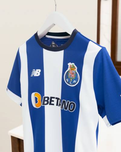 fc_porto_2023_24_new_balance_home_kit_c.jpeg