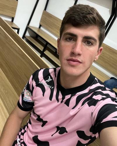leones_negros_2022_sporelli_pink_october_shirt_1c.jpeg