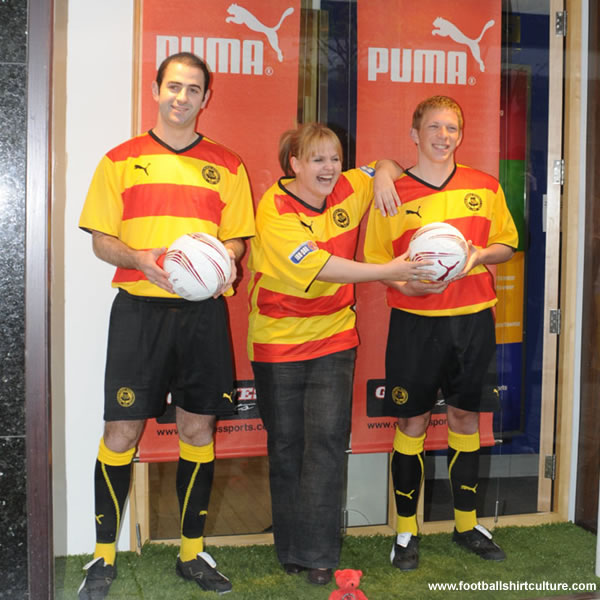 Partick Thistle unveiled their new home kit for the 2008-2009 season made by Puma