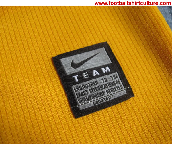 arsenal_08_09_away_nike_shirt_tag.jpg