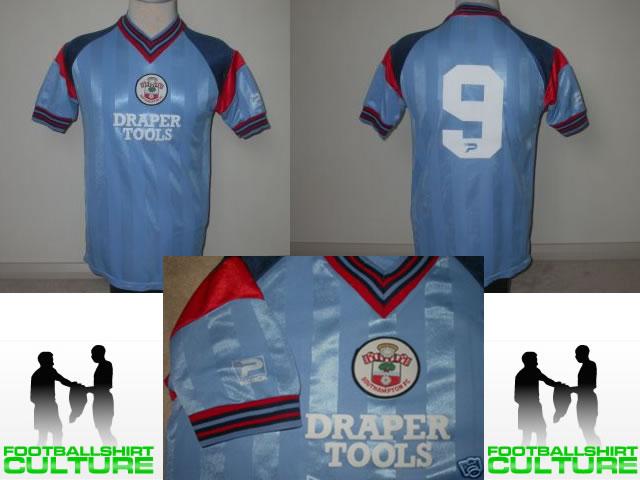 SOUTHAMPTON ULTRA-RARE 1986 PATRICK AWAY SHIRT no.9 SOUTHAMPTON ULTRA-RARE 1986 PATRICK AWAY SHIRT no.9