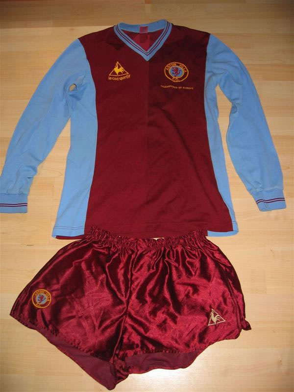 aston_villa_82_83_le_coq_sportif_kit.jpg