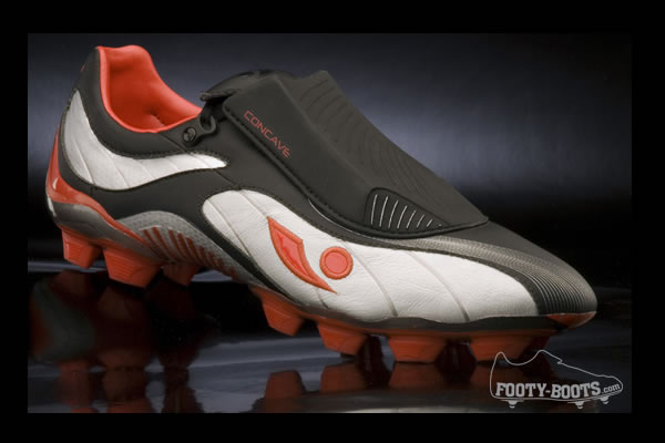 concave_football_boots.jpg