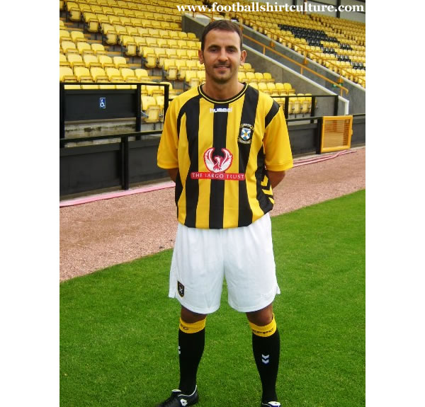 east fife 2008/2009 home hummel kit east_fife_2008_09_hummel_kit.jpg