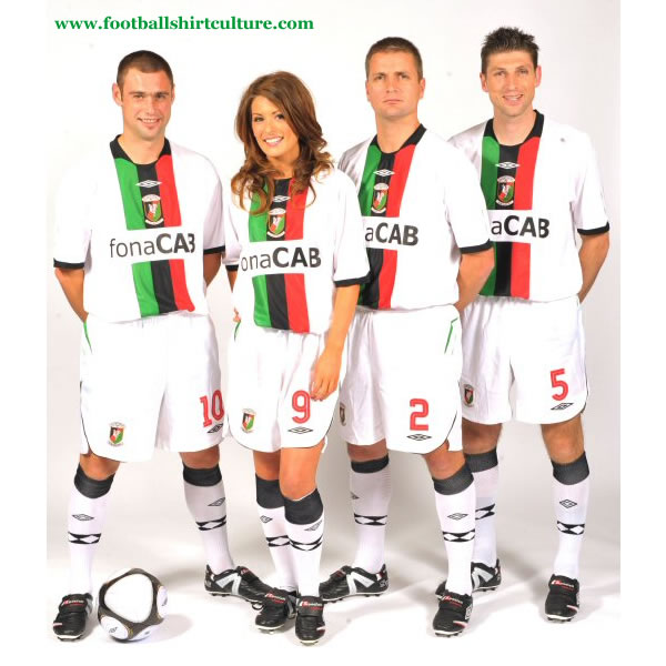 glentoran 0809 umbro home football kit glentoran_08_09_umbro_home_football_kit.jpg