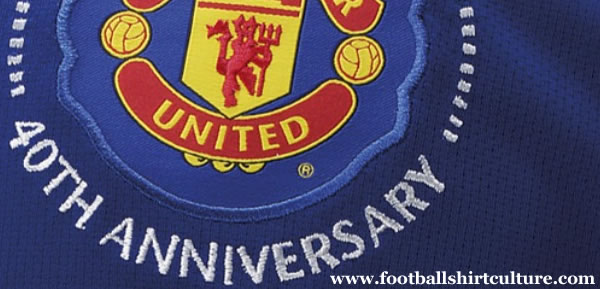 manchester_united_08_09_3rd_nike_crest.jpg