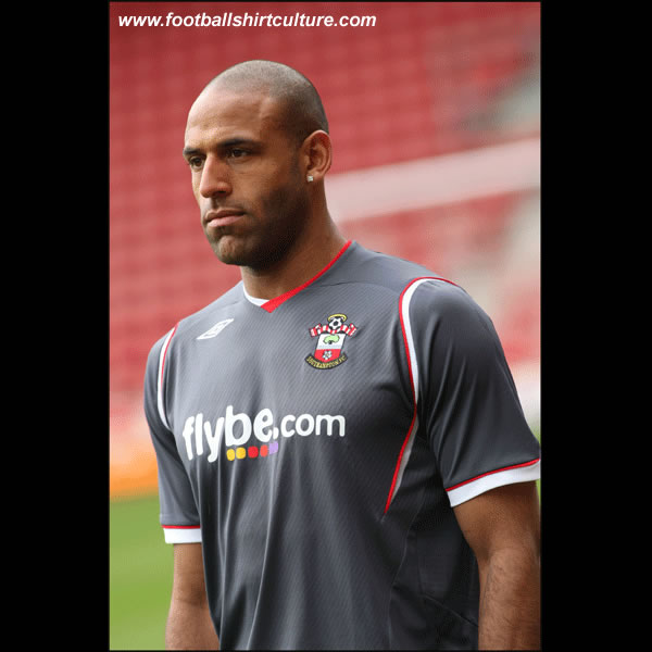 southampton_08_09_away_umbro_kit.jpg
