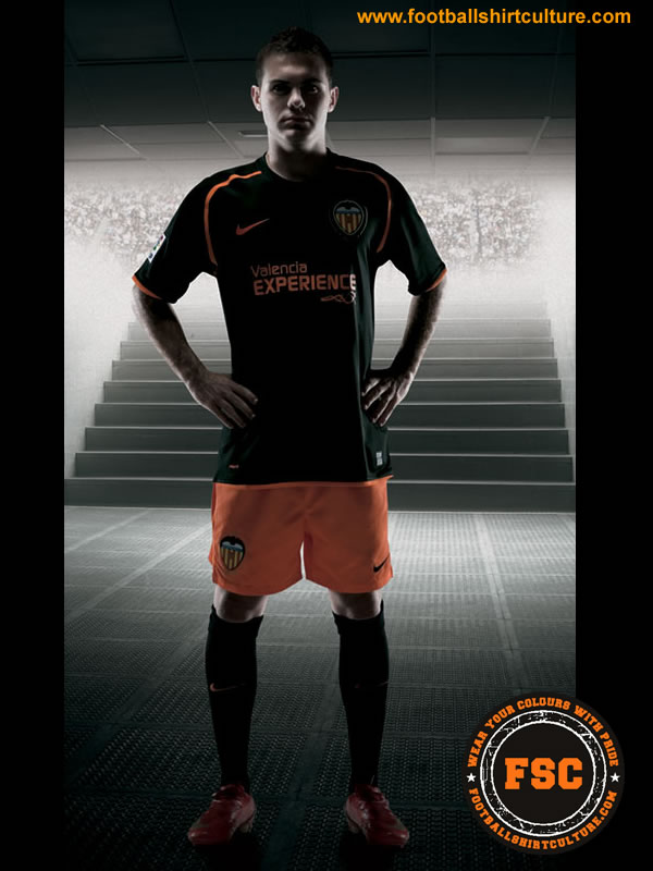 valencia 08/09 away nike kit valencia_08_09_away_nike_kits.jpg