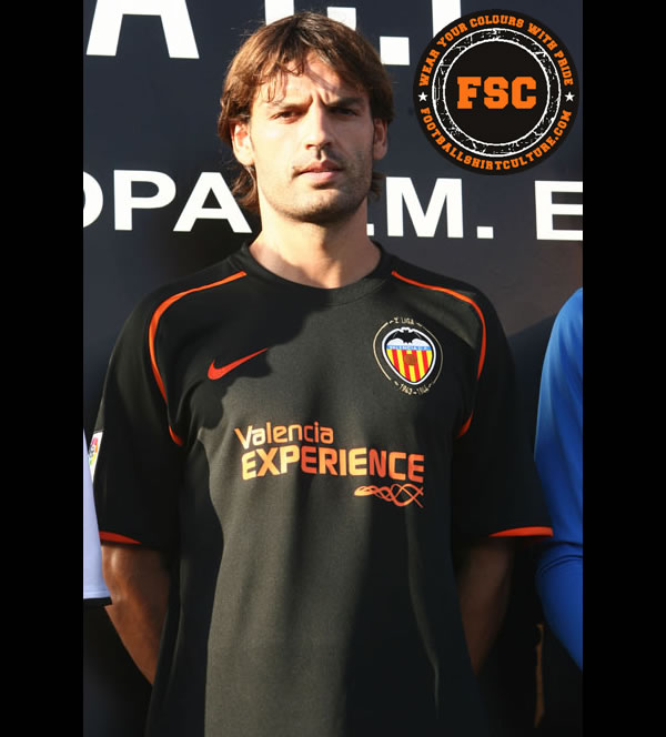 Valencia 08/09 Away Nike shirt valencia_08_09_away_shirt_nike.jpg