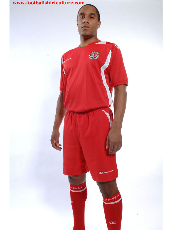wales_champion_08_09_home_football_kit.jpg