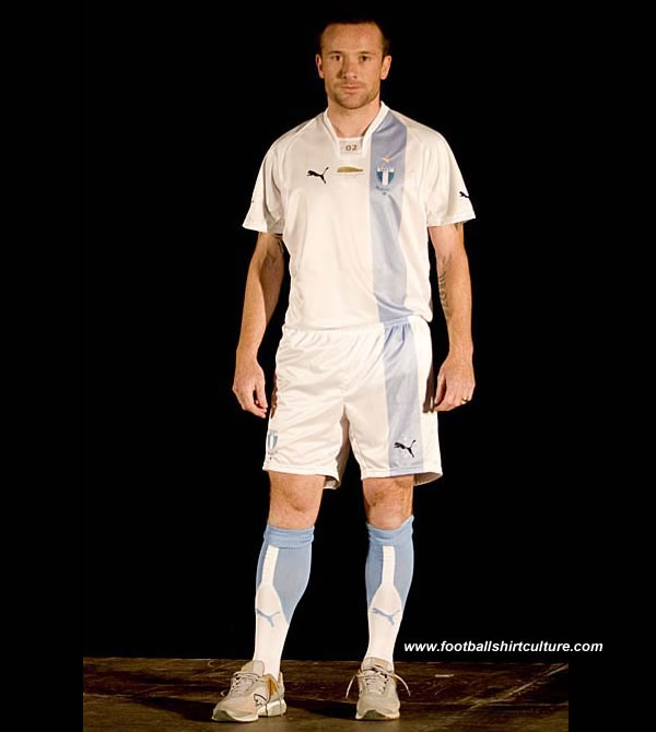 due to the 50 year anniversary and 2008 being the last year playing at Malmö Stadion (inaugurated in time for the 1958 World Cup), they have done a limited edition anniversary jersey. It's been inspired from the jersey used in the 1975 cup winners cup due to the 50 year anniversary and 2008 being the last year playing at Malmö Stadion (inaugurated in time for the 1958 World Cup), they have done a limited edition anniversary jersey. It's been inspired from the jersey used in the 1975 cup winners cup