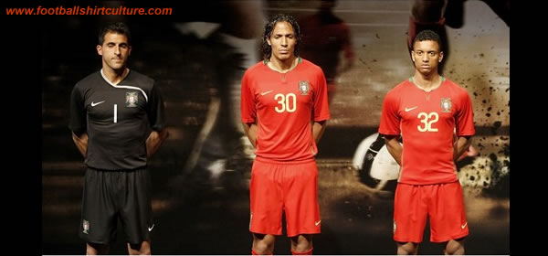 Portugal's goalkeeper Ricardo Pereira, Bruno Alves and Nani show the new national football team kits during a media presentation in Lisbon March 24, 2008 Portugal's goalkeeper Ricardo Pereira, Bruno Alves and Nani show the new national football team kits during a media presentation in Lisbon March 24, 2008