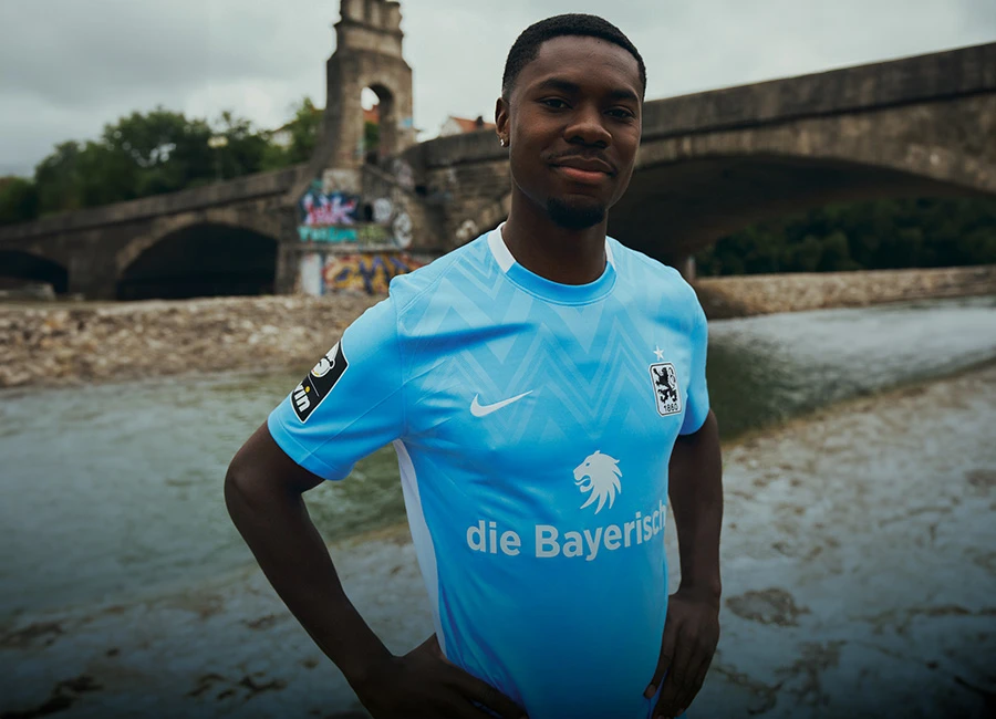 1860 M&uuml;nchen 24/25 Nike Home Kit