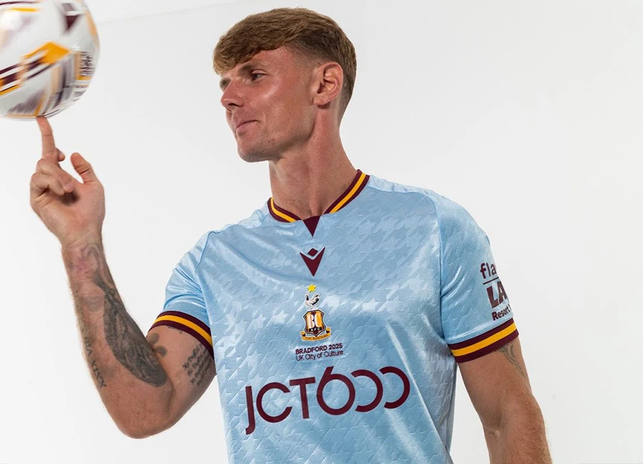 Bradford City 25/26 Macron Away Kit