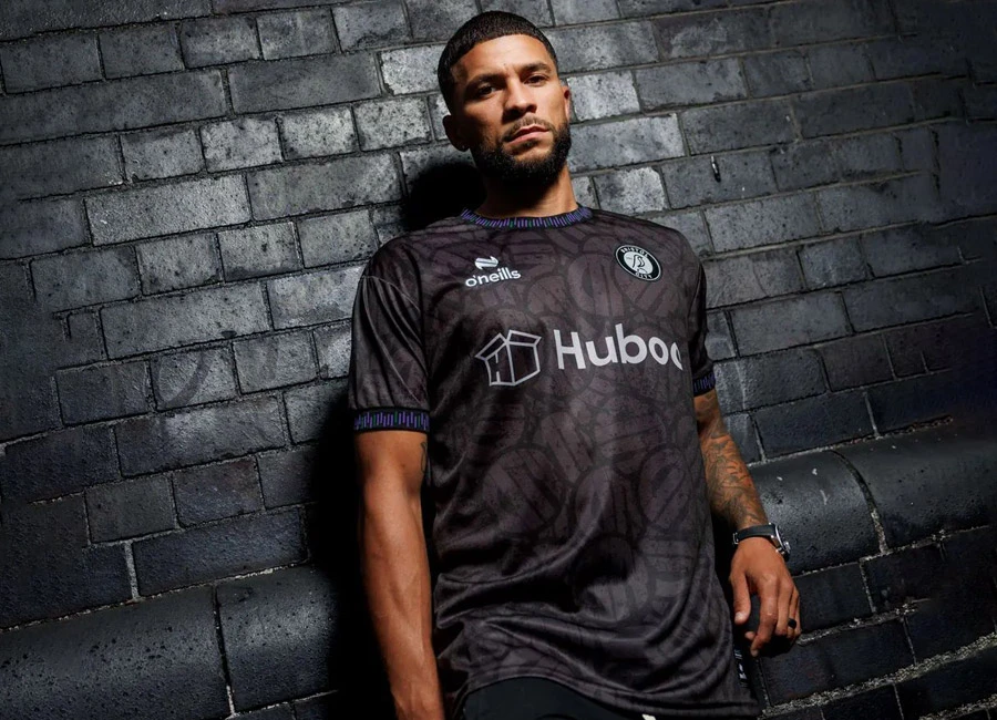 Bristol City 2023-24 O'Neills Away Kit