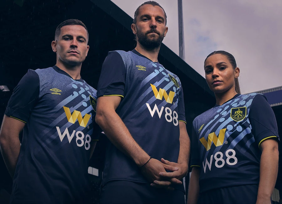 Burnley 2023-24 Umbro Third Kit