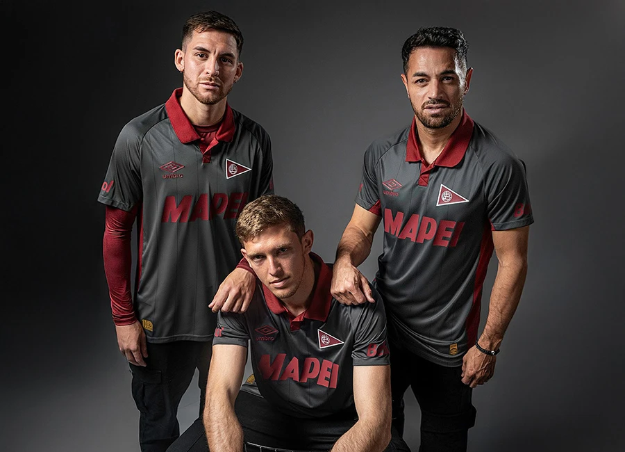 Club Lan&uacute;s 2025/26 Umbro Third Kit