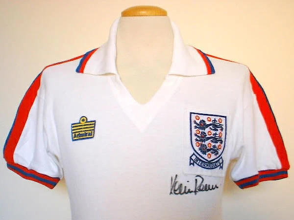 VINTAGE ENGLAND 1979 MATCH WORN ADMIRAL SHIRT & SHORTS england-1979-match-worn-admiral-shirt-close.jpg