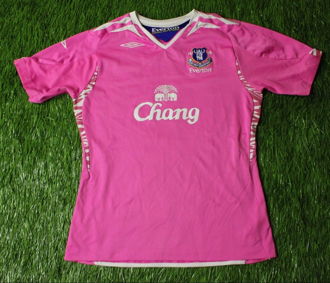 1000 pink Everton Umbro shirts for sale