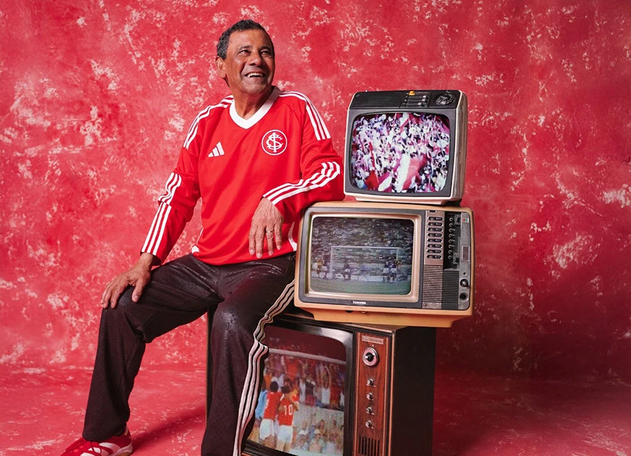 Internacional 25/26 Adidas Home Kit