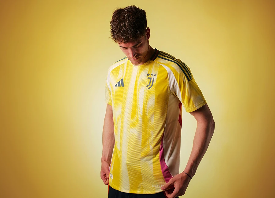 Juventus 24/25 Adidas Away Kit