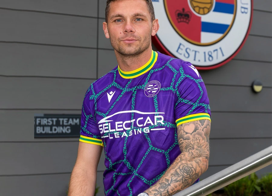Reading 2023-24 Macron Third Kit